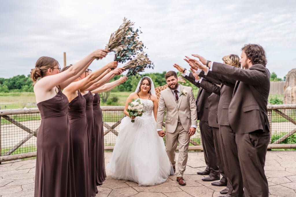 Wedding party photo at the Columbus Zoo and Aquarium