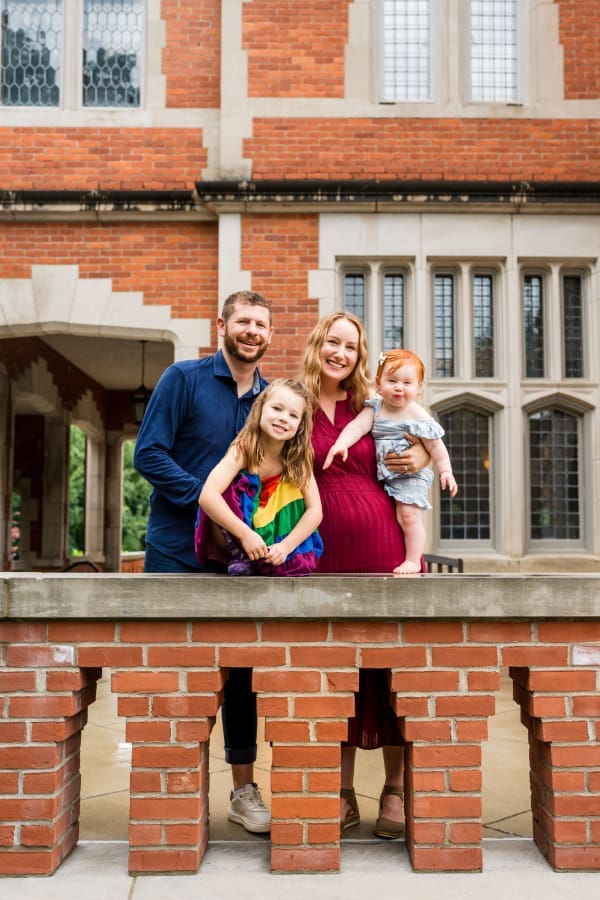 Colorful rainy family photos at Jeffrey Mansion in Bexley, Ohio