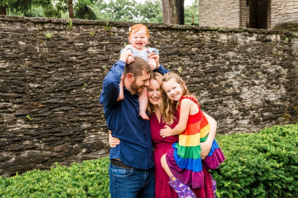 Colorful rainy family photos at Jeffrey Mansion in Bexley, Ohio