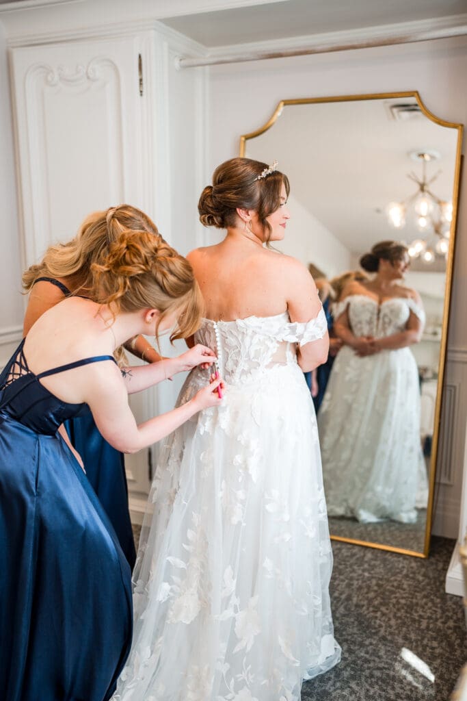 Bride getting ready photo at a wedding a Pinnacle Golf Course in Grove City, Ohio.