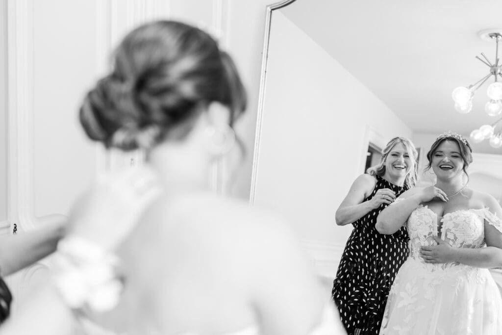 Bride getting ready photo at a wedding a Pinnacle Golf Course in Grove City, Ohio.