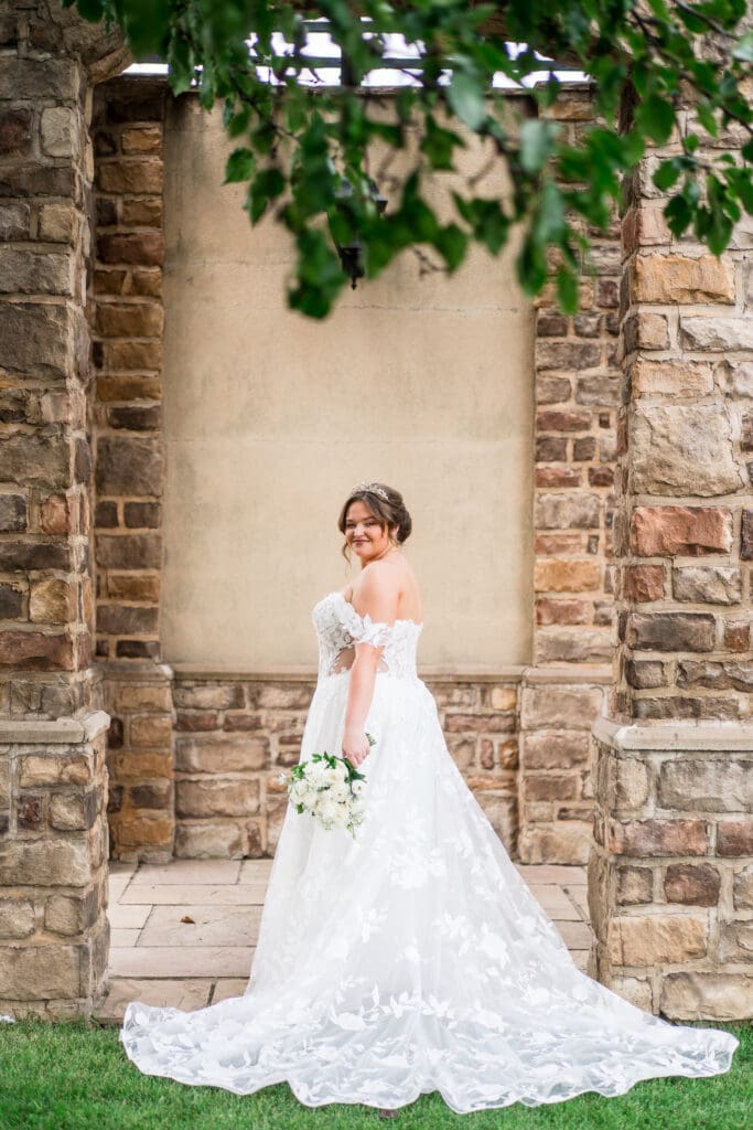 Bridal portrait at a wedding a Pinnacle Golf Course in Grove City, Ohio.