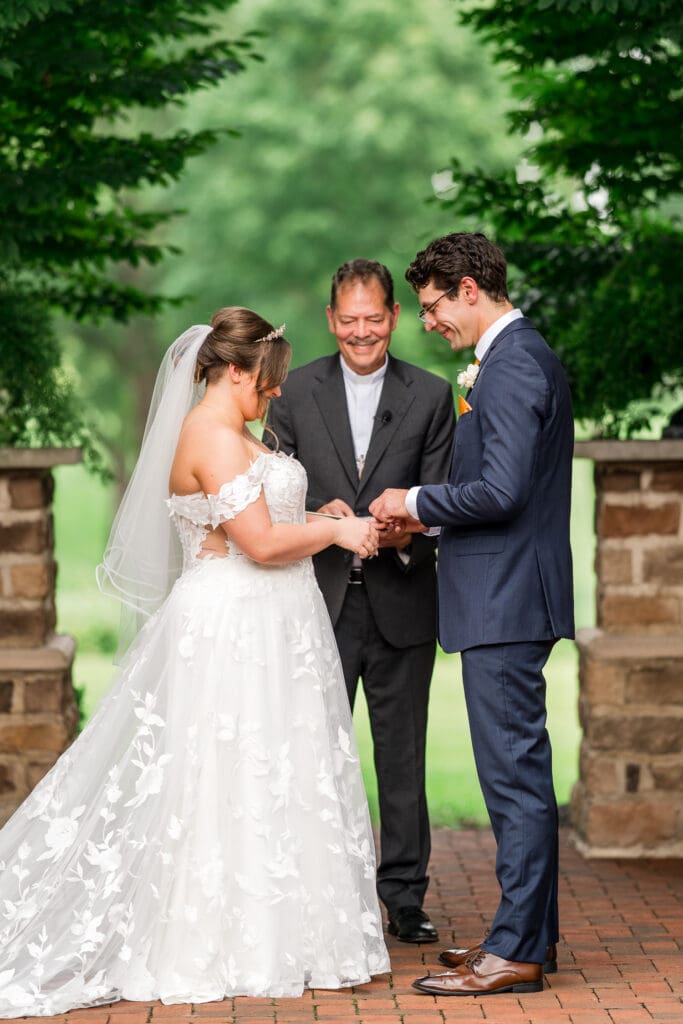 Outdoor wedding ceremony at Pinnacle Golf Club in Grove City, Ohio.