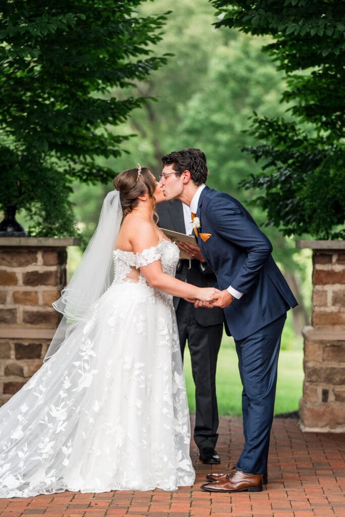 Outdoor wedding ceremony at Pinnacle Golf Club in Grove City, Ohio.