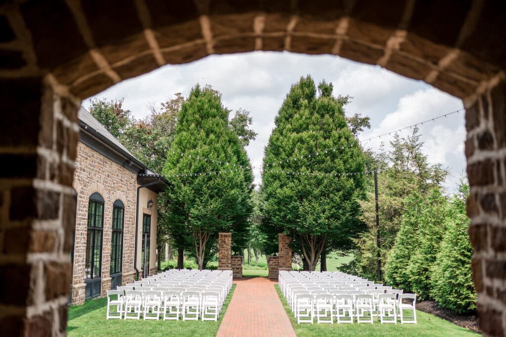 Outdoor wedding ceremony at Pinnacle Golf Course in Grove City, Ohio.