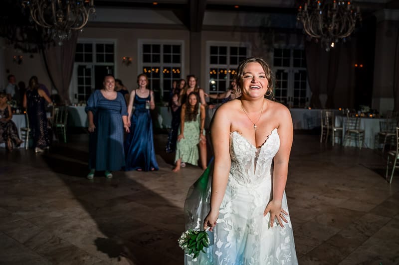Bouquet toss at Pinnacle Golf Club in Grove City, Ohio.