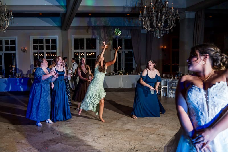 Bouquet toss at Pinnacle Golf Club in Grove City, Ohio.