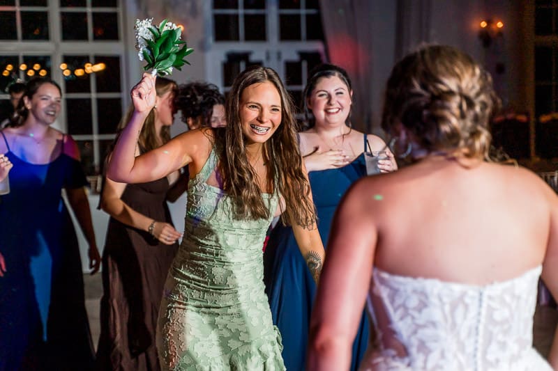 Bouquet toss at Pinnacle Golf Club in Grove City, Ohio.